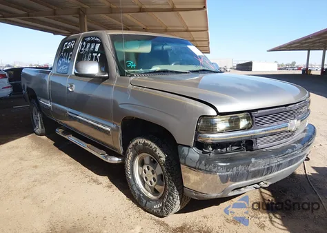 2001 Chevrolet Silverado 1500 Ls из США, поврежденный, VIN 2GCEK19T711284963